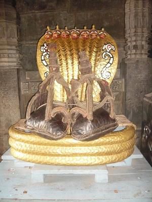 Gott Shivas Sandalen