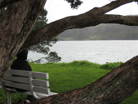 am Strand von Raglan und ratet mal, es regnete 