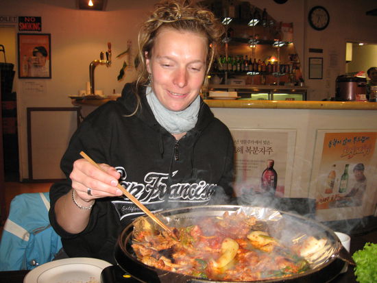 chinesisches BBQ und wir koennen jetzt mit Staebchen essen 