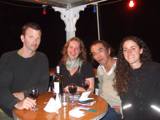 Derek...Ich...Shui...Carmen 
und vier Flaschen Wein spaeter ui, mir gings am naechsten Tag schlecht (waren fast zwei Tage Kater)