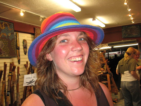 Shopping in Cairns, 
... der Hut steht dir gut...