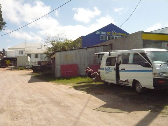 Unser Schlafplatz hinterm Pub..