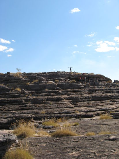 Und wer steht da oben wohl?? 
NE LEUTE nicht der Meissner, das ist Ramona  die Bergsteigerin