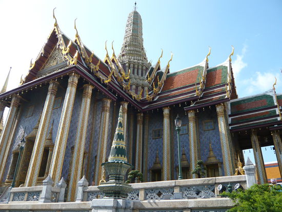 ...und ueberall kleine Tuermchen und Spitzen auf den Daechern....