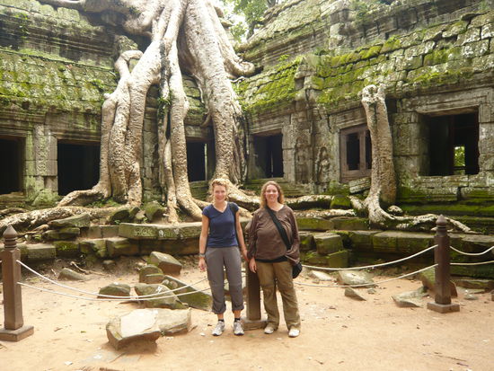 an dieser Stelle macht wirklich jeder Touri mindestens ein Bild!
Wir haben uns wirklich koestlich amuesiert als wir all den Asiaten beim
Fotografieren zugeschaut haben 