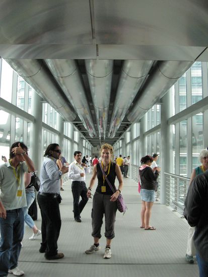 ..endlich mit dem Hochgeschwindingkeitslift da! Die einmalige Besucherbruecke in 170 m Hoehe!!!