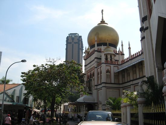 die Sultan Moschee, natuerlich kein echtes Gold , sonst waere ich wohl raufgestiegen...