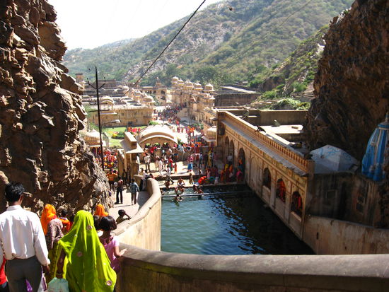 dieser unerwartete Anblick wurde uns geboten, das haben wir nun wirklich nicht erwartet, total versteckt, erst sichtbar, wenn man um die Ecke schaute