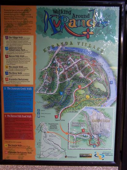 Wir durchqueren den Wald und bummeln am Fluss entlang zurueck zur Station