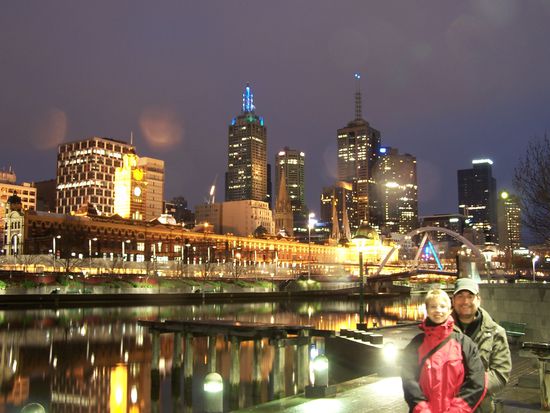 Morgens um etwa halb 7 im Regen - wir sind da !!!