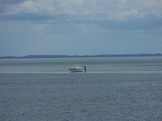 Da reichte die Wassertiefe wohl nicht mehr. Es gibt hier starke Tidenhuebe.