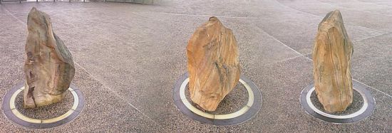 Das sind natuerlich nicht die echten Three Sisters, sondern diese hat Andreas fuer Joke als Trost zusammen gebastelt ...