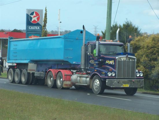 Einfach kuffig, die Laster! Der hier ist ein "regular" im Kaffee-Jargon. Die "shorty" sind zum Knutschen und die "tall" einfach gigantisch ...