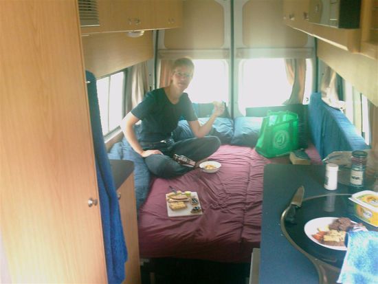 Frühstück im Camper - sowas kennen wir gar nicht!