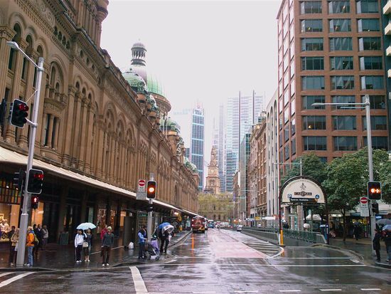 Victoria Market links war ursprünglich die Markthalle über 3 Etagen.