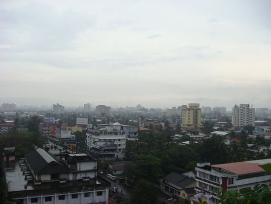 Aussicht ueber Kochi (von der Terrasse unseres Hotel)