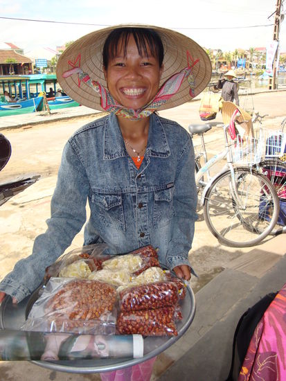 hat die sich gefreut, als wir bei ihr erdnüsse kauften