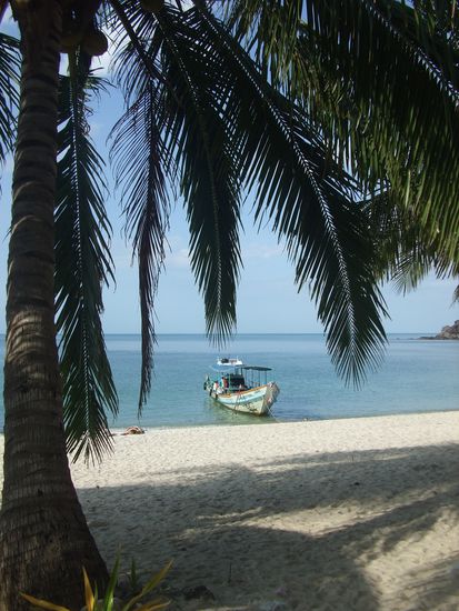 Neee, dieses Bild ist nicht von der Postkarte abfotografiert! Haben wir tatsaechlich selbst geschossen 
Dieses Bild ist waehrend unserer Bootstour auf Koh Phangan entstanden...