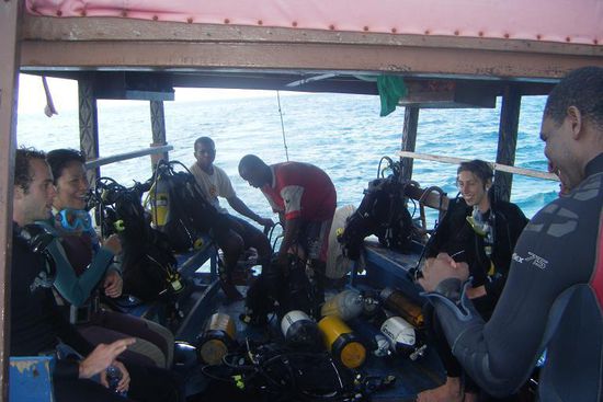 Instructor Sufiani beim Briefing