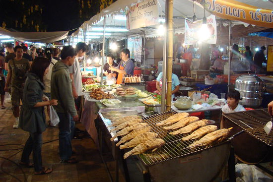 Nightmarket mit viel Essen.