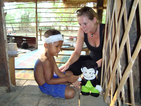 aber auch erste Hilfe leisten und Trost spenden gehoeren zu den neuen Aufgaben...