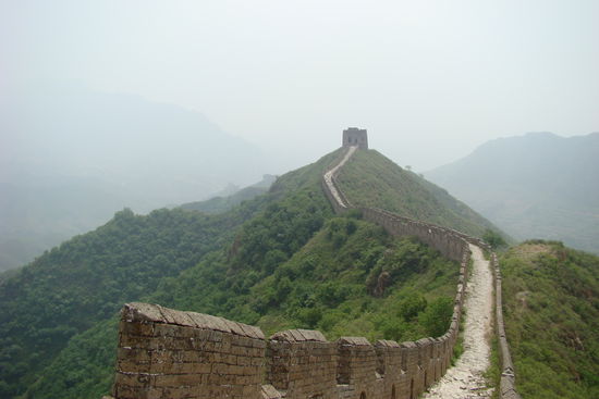 Blick auf die chinesische Mauer bei Jinshaling