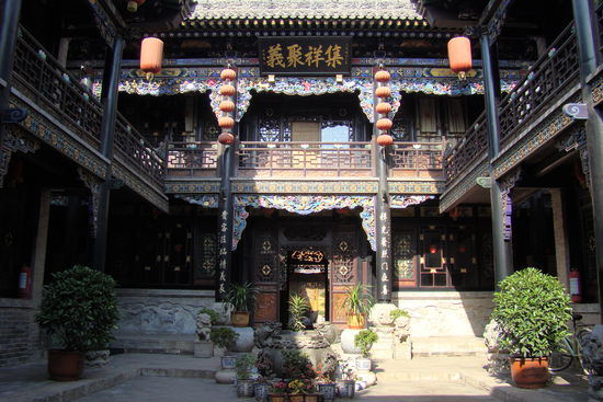 einer der schoenen Innenhoefe