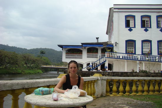 Picknick am Fluss in Morretes