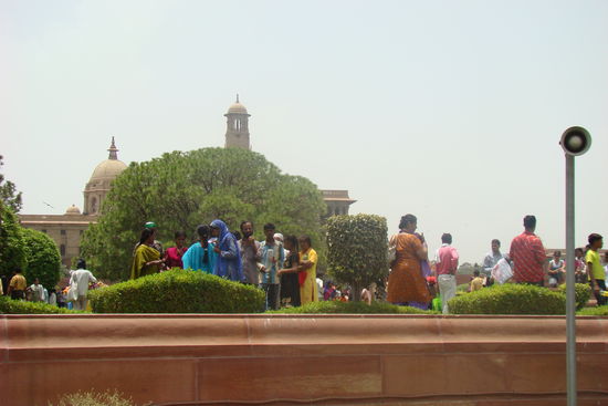 vor dem Regierungssitz...