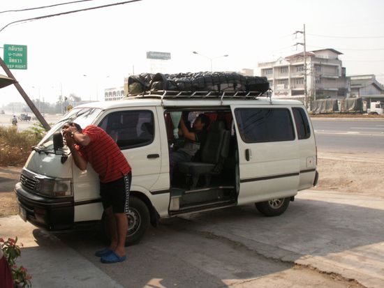 mit diesem Wagen ging es in 5 Stunden bis nach Trat, wo ich dann noch für ca. 45 Minuten die Fähre genießen durfte.