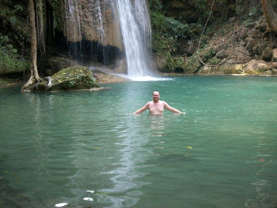 dafuer habe ich jetzt beim Abstieg auch genug Zeit, um als einziger meiner Gruppe, fuer ca. 20 Minuten die Vorzuege der Terasse 3 zu geniessen. 