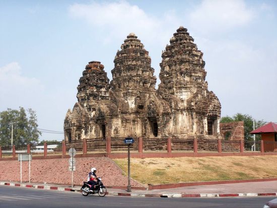 die 2 Tuerme aus Herr der Ringe werden hier beinhart outperformt!