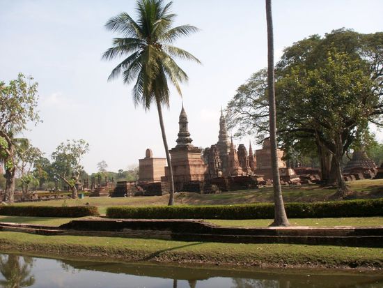 Ein Wat ist schon was feines, vor allem wenn es so zahlreich erscheint!
Ab jetzt sehe ich die Begriffe "WATtens", "WATson" aber auch den guten alten Wurschtlprater "WATschenmann" durch die buddhistische Brille ...