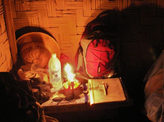 Strom gibts hier für 1 Stunde, dann wird es romantisch im Kerzenschein.