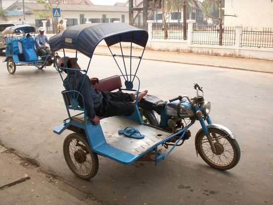 In Laos geht eben alles etwas langsamer. Da tut ein kurzes Schlaferl wahrlich gut!
