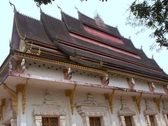 na schau sich einer an, auch hier gibt es ein Wat (natuerlich nicht nur eines, aber ich moecht ja niemandem aus dem Blog vertreiben)