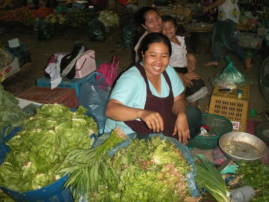 frisch von den laotischen Gaertnern aus der gelbgruenen Steign.