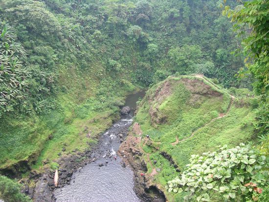 der erste der beiden grossen Wasserfaelle