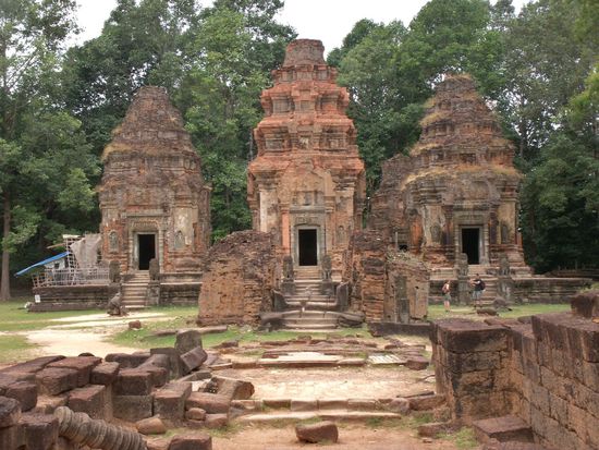 Preah Ko, einer der ersten Tempel der Angkor Epoche wurde unter Koenig Indravarman I errichtet