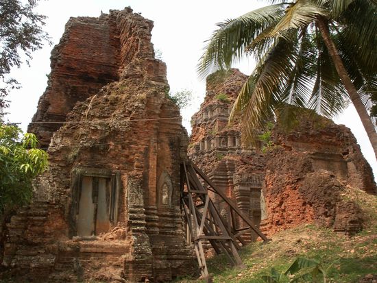 Lolei war ein Tempelheiligtum bestehend aus 4 Tuermen.