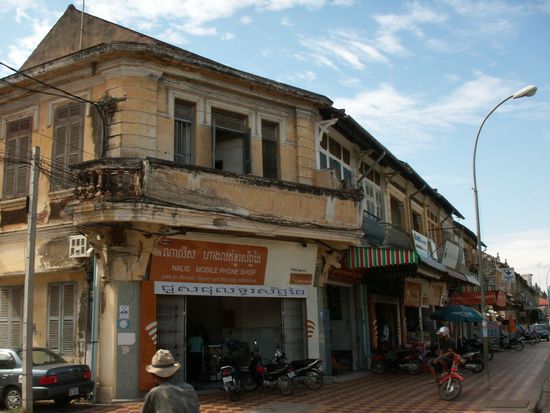 die Pracht einstiger Kolonialbauten ist noch zu erkennen