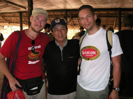 Unser Guide. Hat ein sehr lautes Organ, ist aber ein ganz ein lieber; Und immer happy ...!