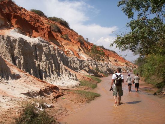 die faszinierenden Sandformationen des Fairy Spring