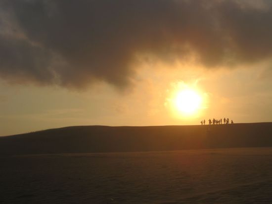 und den Sonnenuntergang dürfen wir uns bei den gelben Dünen genehmigen.