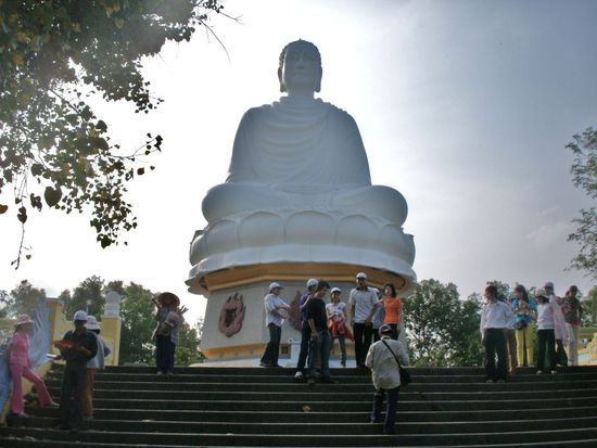 Buddha mit sphärischer Beleuchtung.