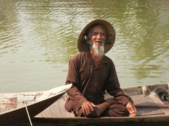 Fidel Castro lebt ... oder handelt es sich doch um Ho Chi Minh? Osama ist es sicherlich nicht, und Karadzic ist doch inhaftiert ...