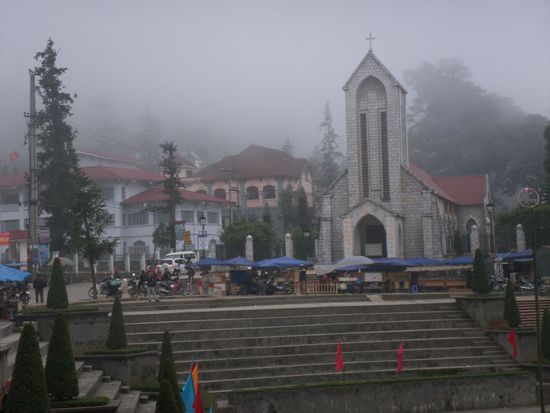 nach der Wanderung hält der Nebel Einzug in den Ort - eine mystische Stimmung