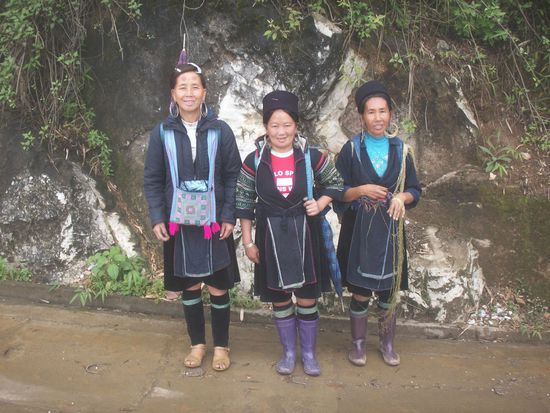 Auf meiner heutigen Wanderung hab ich die Freude und Ehre, gleich von 3 Damen begleitet zu werden 