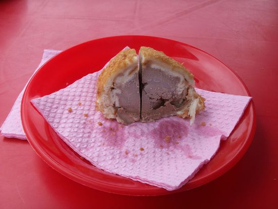 als Belohnung gibt es nach der Wanderung einen Knödel gefüllt mit Schokoeis ... lecker!!!