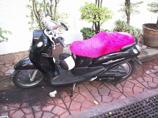 das etwas anderen Batmobil ... Batwoman ...